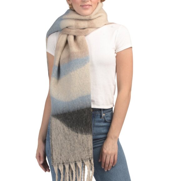 LULLA COLLECTION Blue Chunky Tassels Cold Weather Scarf - Picture 1 of 2